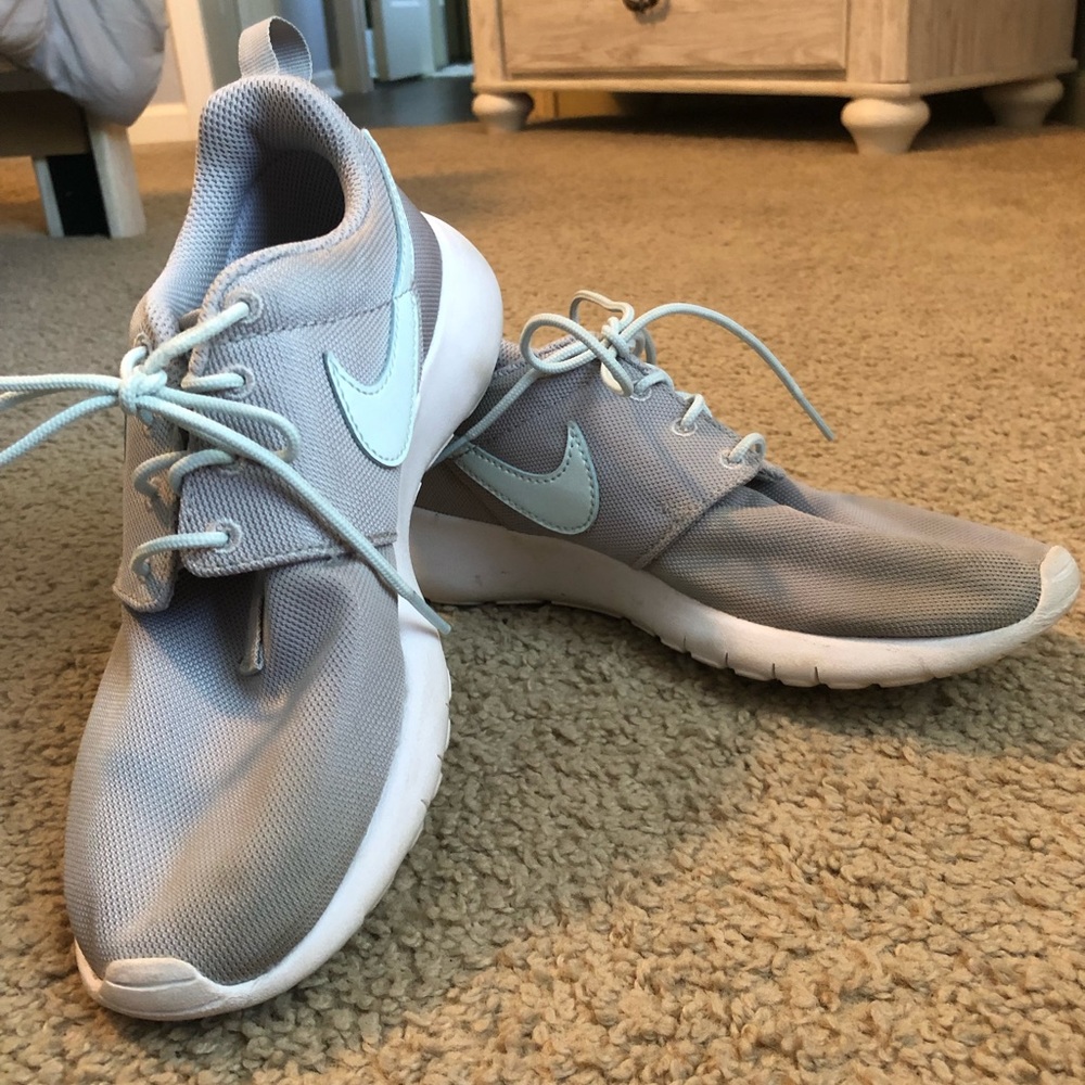 Nike Tennis Shoes